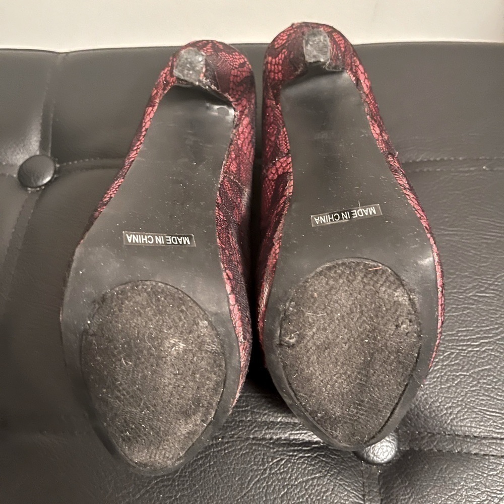 ⭐️ Sexy black and red lace high platform heels 👠- size 6 - Picture 5 of 10